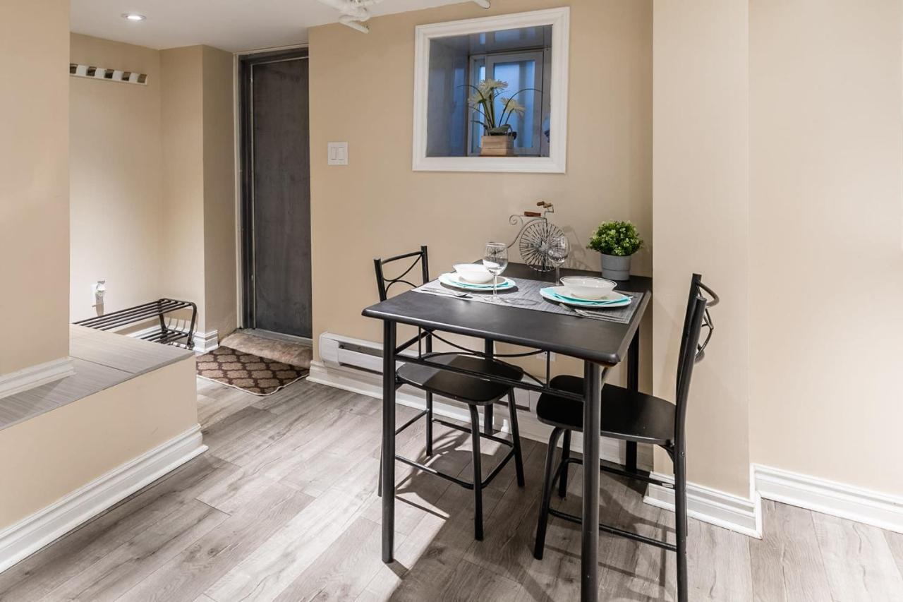 Newly Renovated - Cozy 1Br Apt With Netflix - Prime Location Торонто Екстериор снимка