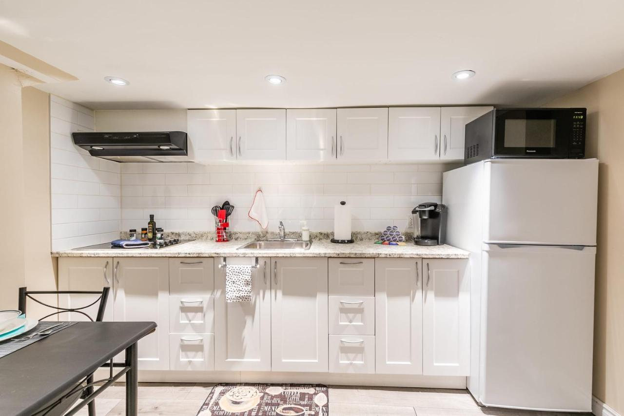 Newly Renovated - Cozy 1Br Apt With Netflix - Prime Location Торонто Екстериор снимка